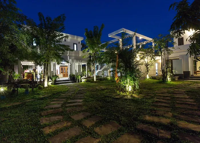 Blue Spring Boutique 3*